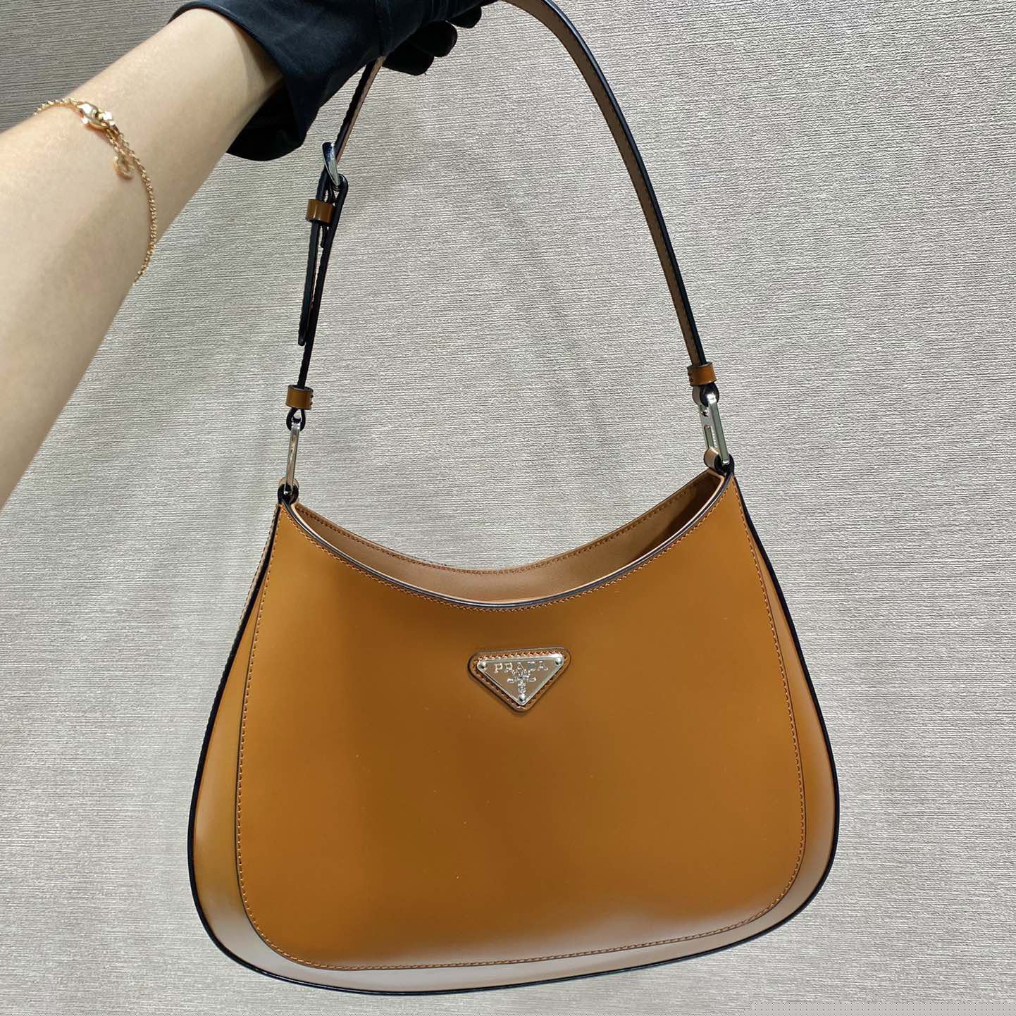 Pra*a top handle bags
